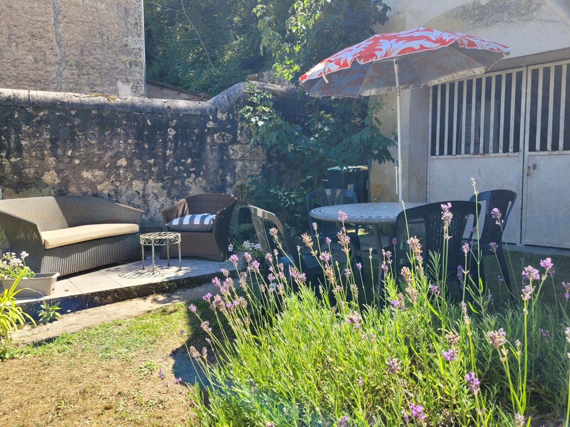 La Maison Aux Iris Poce-sur-Cisse Exterior photo